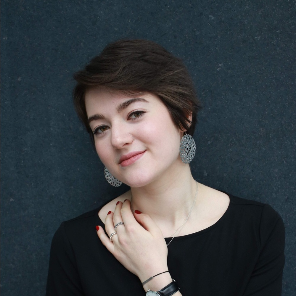 Meet your Posher, Nina
